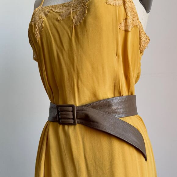 Vintage 80s Taupe Buttery Kid Leather Belt - Picture 2 of 9